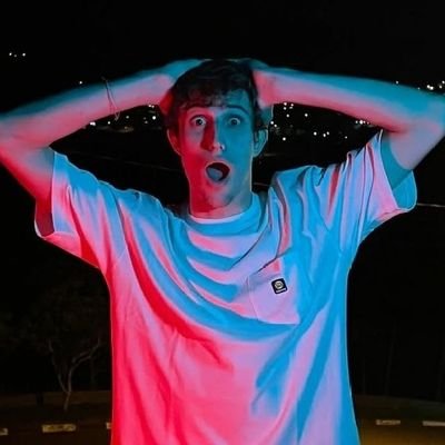 ethanshito's profile picture. triz  or  uriel.   /   non   binary