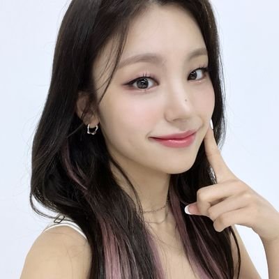 yeddong124428's profile picture. 