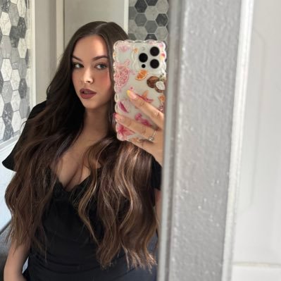 natashaherbertx's profile picture. CnC 💙