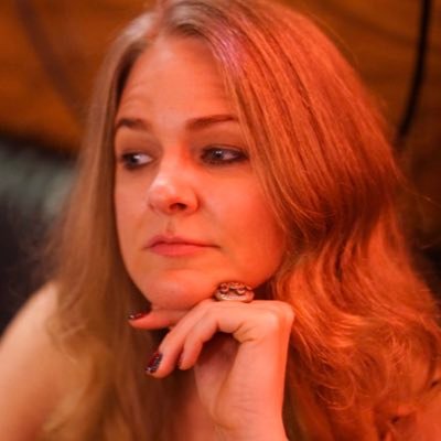 FrankiPineapple's profile picture. paperback writer