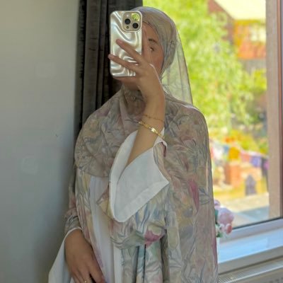 ismaaaa_23's profile picture. twenty1