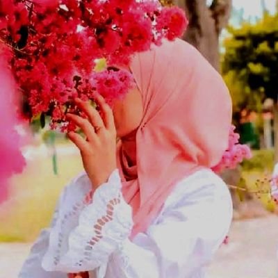 BintSays's profile picture. رَبَّنَا اغْفِرْ لَنَا ذُنُوْبَنَا وَ اِسْرَافَنَا فِیْۤ اَمْرِنَا وَ ثَبِّتْ اَقْدَامَنَا وَ انْصُرْنَا عَلَى الْقَوْمِ الْكٰفِرِیْنَ