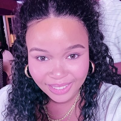 ZiziNxumalo's profile picture. Live. Laugh. Love♡