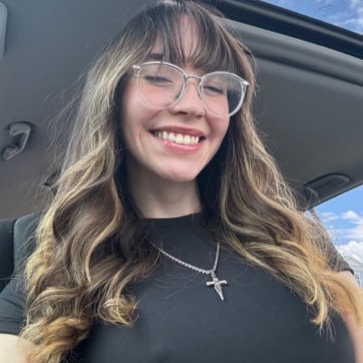 AdeoyeDare12's profile picture. 