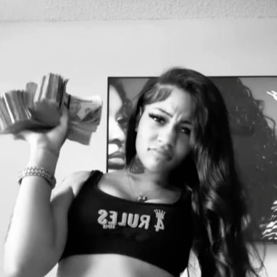 ismackgoofies's profile picture. real chicago barbie ! / multiavis./ parody . |nocollabs | vu ig:naesosa._vu