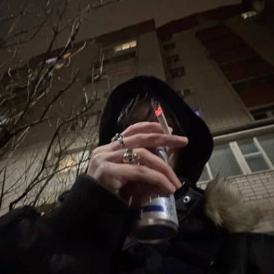 F1ahx's profile picture. كل ما سهيّت مع النَاس طِيفك لفآني .