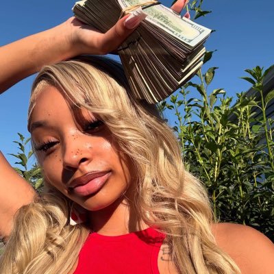 Destiny74813073's profile picture. What’s your cashapp tag, Zelle, Venmo, PayPal tor massive blessings 💜❤️