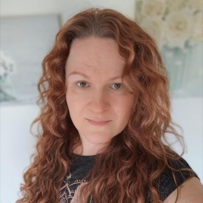 Lady_Catlion's profile picture. Introvert, který nemluví, když nemá co říct. Když má co říct, raději to napíše a ono se to občas  náhodou rýmuje.

MCO jsou nejvíc nejlepší kočky...