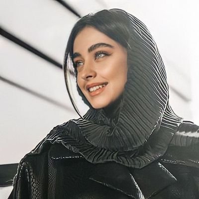 95elenaO's profile picture. Ambiguity is a strategic strength, so don't reveal your cards to anyone.