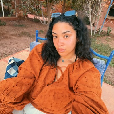 ineedgaykisses's profile picture. 27 • Big ol lesbian 🏳️‍🌈 • retired mattress actress