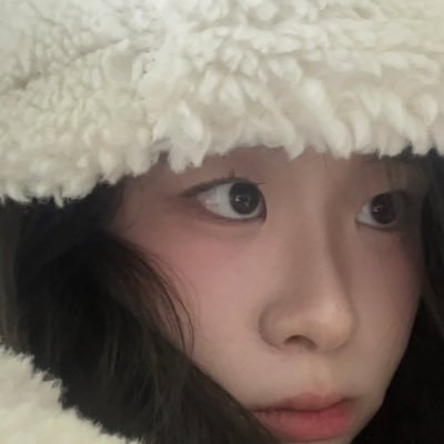 kimprincess_00's profile picture. 공부하려는 공주의 일상(26 수능 응시한 바보,,엄빠 몰래 재수할 수도 있어요) 뷰티/패션/일상/공부 #여주옷장 #여주리뷰 instagram: kimprincess_00