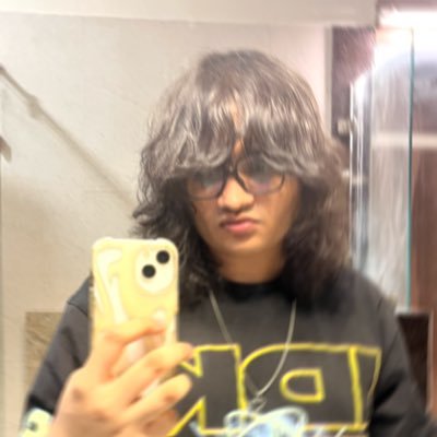 underc0veer's profile picture. dumpster fire | 23 | @veermusic /// @mikogrx | he/they