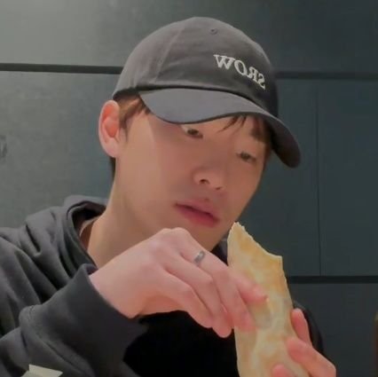 jhoperkve's profile picture. btsvt ☆