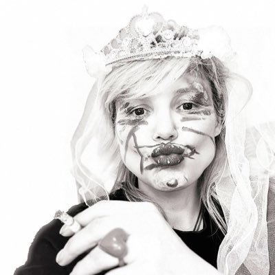 em_sooks76's profile picture. 