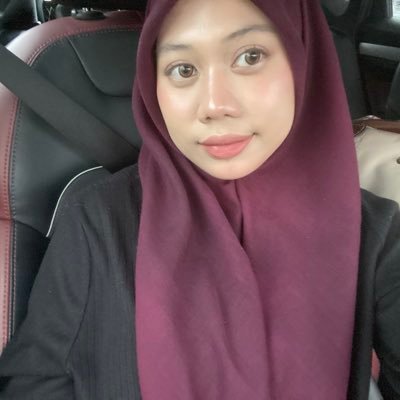 icvelysarel's profile picture. mama abah & my lovely maya mochi