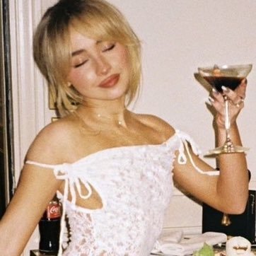 velvetpetalsr's profile picture. 