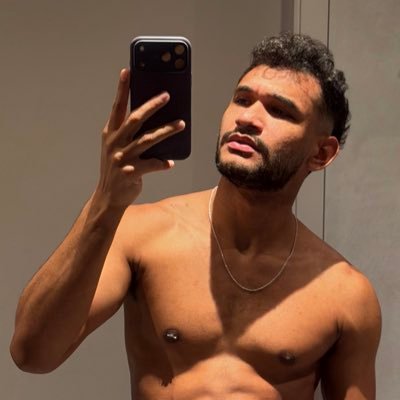 TwunkyXL's profile picture. Nada interesante que ver… o sí 😏??