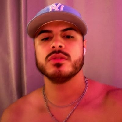 chrisreyez_'s profile picture. 