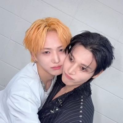 bebekkuninggg_'s profile picture. Rps/f for my babies. {strictly weong⬇️centric}
crazy maniac lunatic whatever you call it this user really love Mamah Weong.