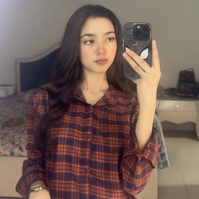 yowot_'s profile picture. stoic and satire