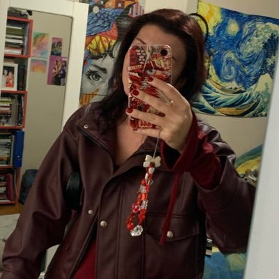 sserifeustunn's profile picture. bot değilim hesabım kapandı :(
şimdi her şeye yeniden başlamalı...