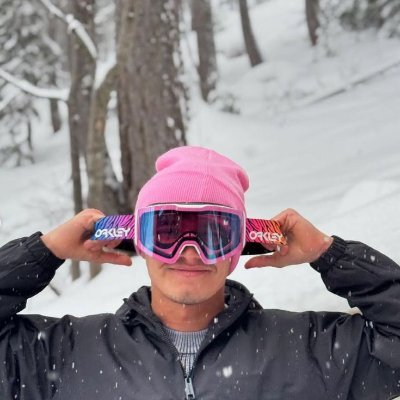 yeenstyping's profile picture. april is the cruellest of months | this is my shitpost acc for unserious business | I’m grown up and pretty much employed do not touch me