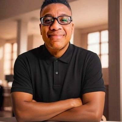 gutyre38RDC's profile picture. YouTuber comunicador  , Docente academias  libertario  @Universitario y @Real Madrid C.F. los más grandes.