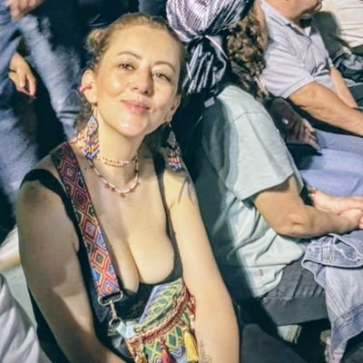 abril_monita's profile picture. Grosera y amargada, anti derecha, amo los perros y gatos. Bogotana. 🔥❤️
🇵🇸🍉