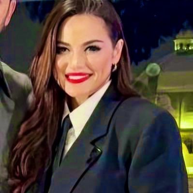 gabimaximoff's profile picture. Pense duas vezes quando for falar do @christiancha e da @maiteperroni, porque se for pra ser subterrânea, eu vou ser sem dó e piedade.🫰🏼