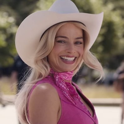 kyomimaa's profile picture. 22 anos, vestibulanda, amante de café & Corinthians 🫶🏻 — APROVA TOTAL🏷: BARBIE 75% na BLACK.