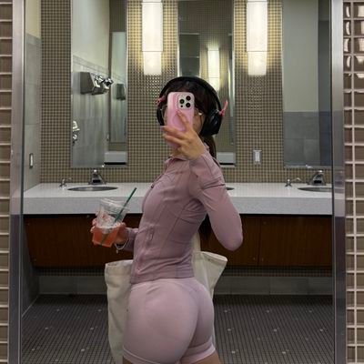 IGoddessliuasl's profile picture. payment method, PayPal and cashapp only. mommy doesn't collect paychecks / Unblock $200