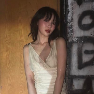 gIossypjmn's profile picture. 23 | latina | bisexual ~ dms open for friends ~ mdni i will drop kick you ~ 😋 $glossypjmn