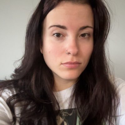 wildflowertay13's profile picture. 25 // german // folklore girly with lover aesthetics °❀⋆.ೃ࿔*:･ Calum Hood is my sweet spot