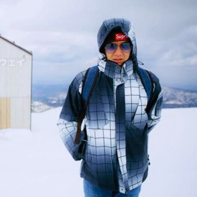 AamAnusorn's profile picture. Not great at communication, but I create with passion. Filmmaker, editor, songwriter, author. Love my #Aamsquad. Just an artist doing my best.