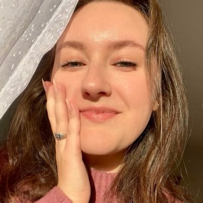 KWenke_autorka's profile picture. Wattpad KWenke
🪽 Śpiew tallanu ⚔️🪽
Wyrusz ze mną w podróż do Tallahanu 💌
k.wenke.author@gmail.com