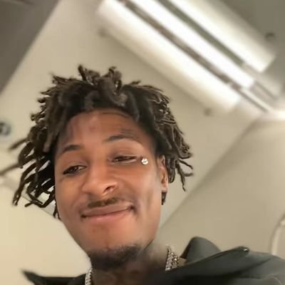 boy_emxy's profile picture. work hard 💪🏽🦅