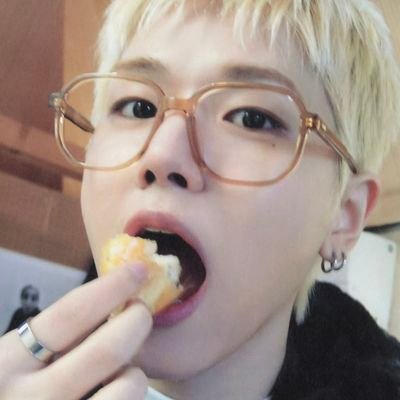 bebe0mgyu's profile picture. performative multistan