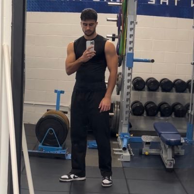 manugarcia_27's profile picture. 1998