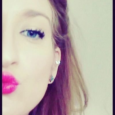 eLeNa_Kiii's profile picture. Κοκορομυαλη  το eLeNa_Kiii♊                                      

Η μύτη μου κι εγώ!