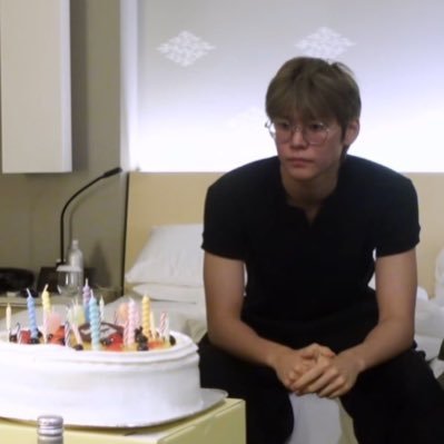 dxlfxx's profile picture. 어어 ~ 들렸어 ~