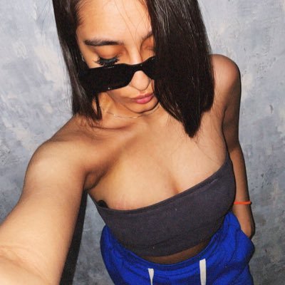 ixqzlix's profile picture. اُورتینکرِ بی اعصاب.