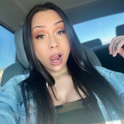 IAmThe_KeyTho's profile picture. She’s a mess of gorgeous chaos, and you can see it in her eyes 💞