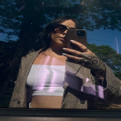 milenevlacerda's profile picture. deixo e recebo um tanto. ✨ product designer