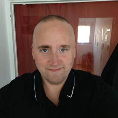 usinenantes's profile picture. aime les débats et opinions politiques et fan du fcna et de cyril hanouna