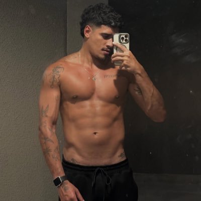 ph30cm's profile picture. | Criador de Conteúdo +18 | Moreno | Carioca | 1.87 de altura | Taurino | 25 anos |