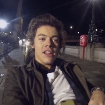 yoursIoved's profile picture. 🥀 Certified emo, but still sexy - streaming tears and bangers only