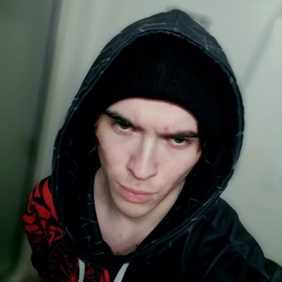 Damian872318's profile picture. 