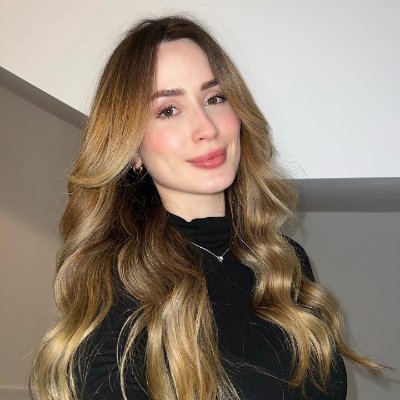 salazar_chely's profile picture. I love when people talk about me