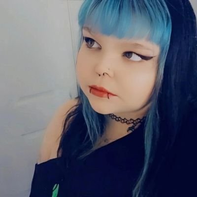 blackrose__xx's profile picture. ♓︎ | Bi | Neurodivergent | Goth | Tech | Digital Artist