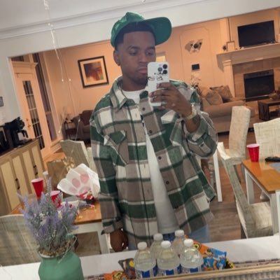 _iAmBuck's profile picture. 28. | Stay up 🫶🏾.